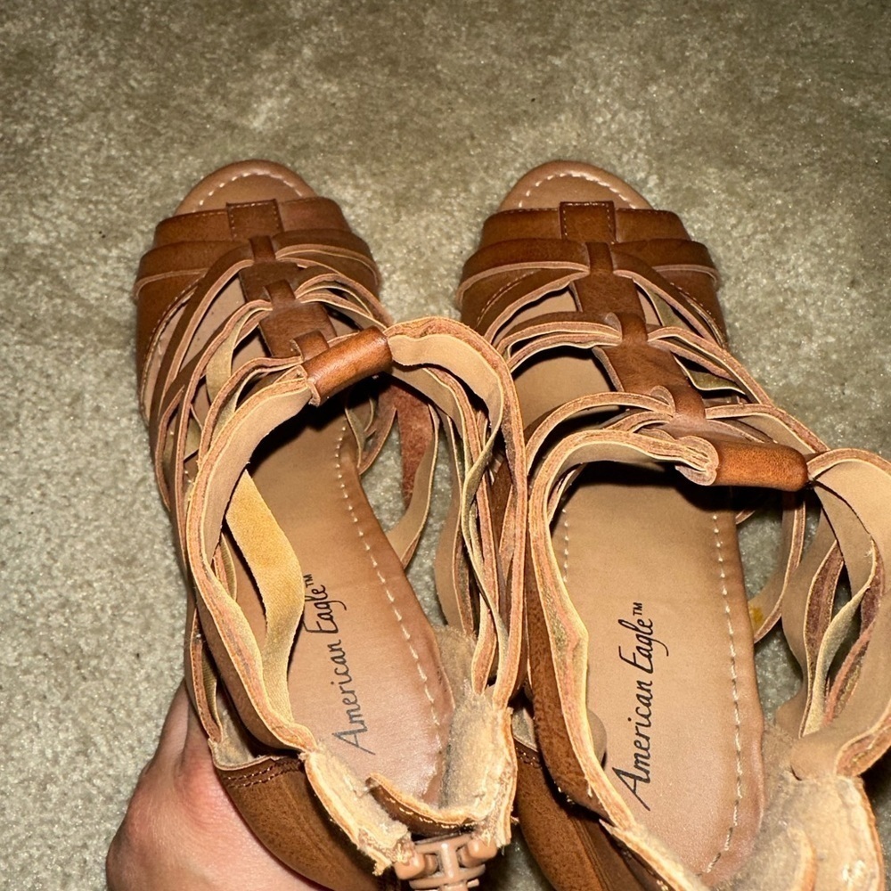 WOMENS AMERICAN EAGLE STRAPY WEDGE SHOES SIZE 6.5 BROWN - Picture 8 of 10